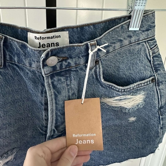 REFORMATION-Dixie High Rise Jean shorts- Colorado blue, size 25 NWT. - Picture 6 of 14